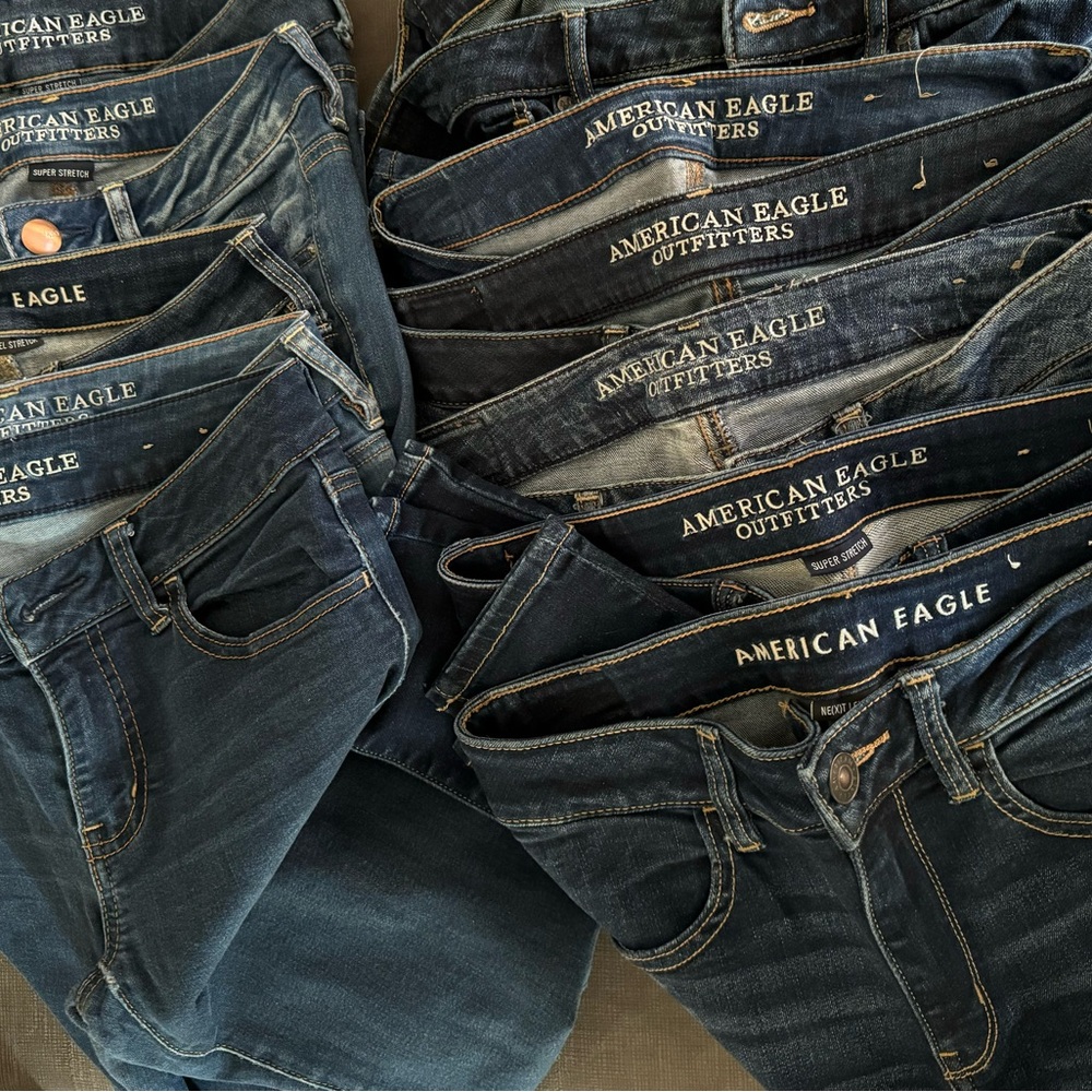 CLOSET CLEAN OUT🚨‼️BUNDLE (10) pairs of American Eagle Jeans‼️